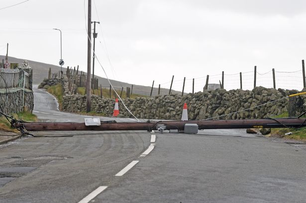 Live electricity cable brought down in Rhosgadfan leaving 30 homes without power