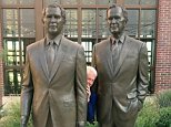 Photo of Clinton between former Bush presidents goes viral