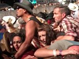 Thousands of music fans flee from Las Vegas shooting