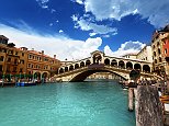 Visitors guide to Rialto Bridge in Venice